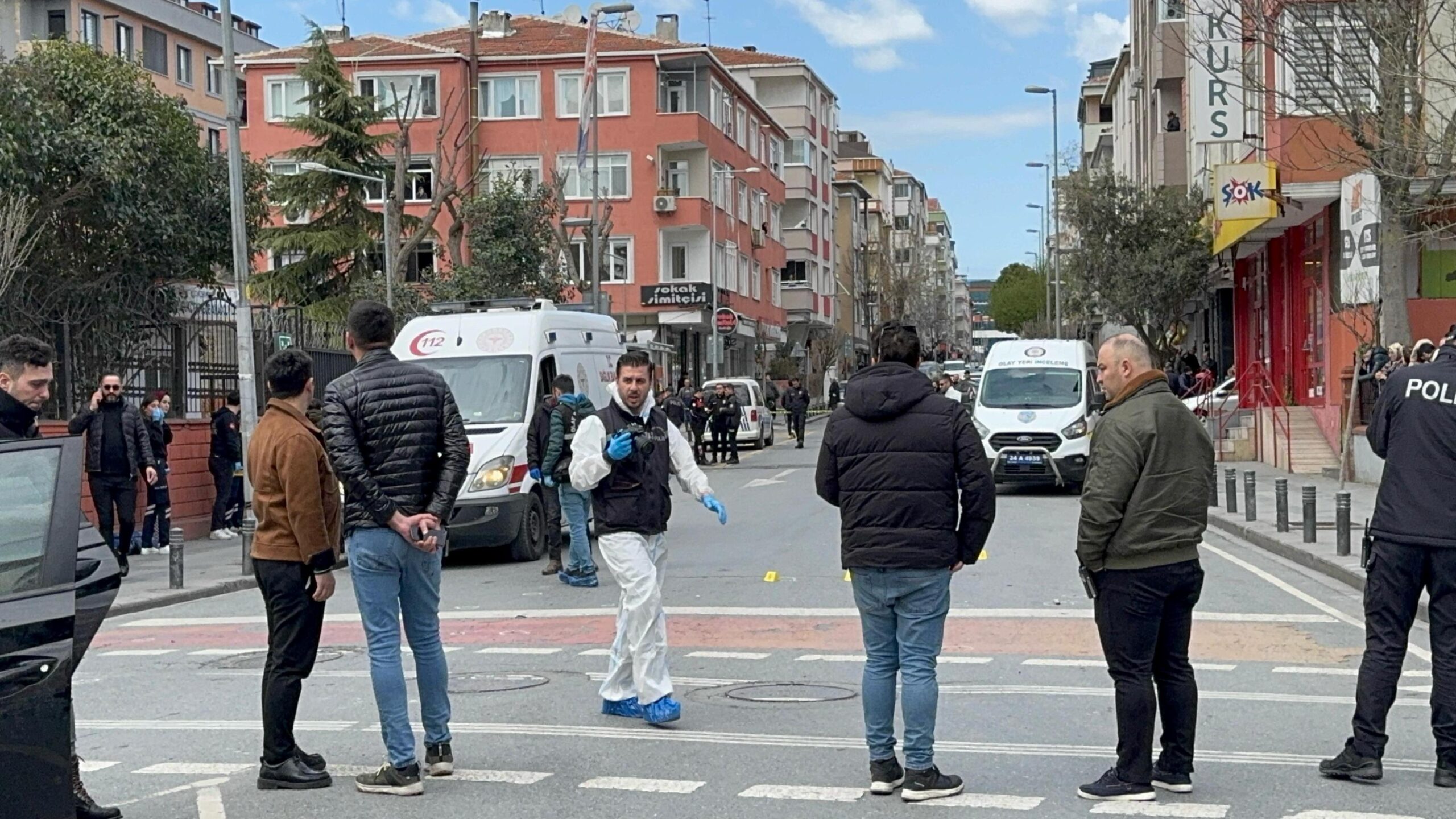 Küçükçekmece’deki silahlı saldırıda 1 kişi öldü, 1 kişi yaralandı haberi