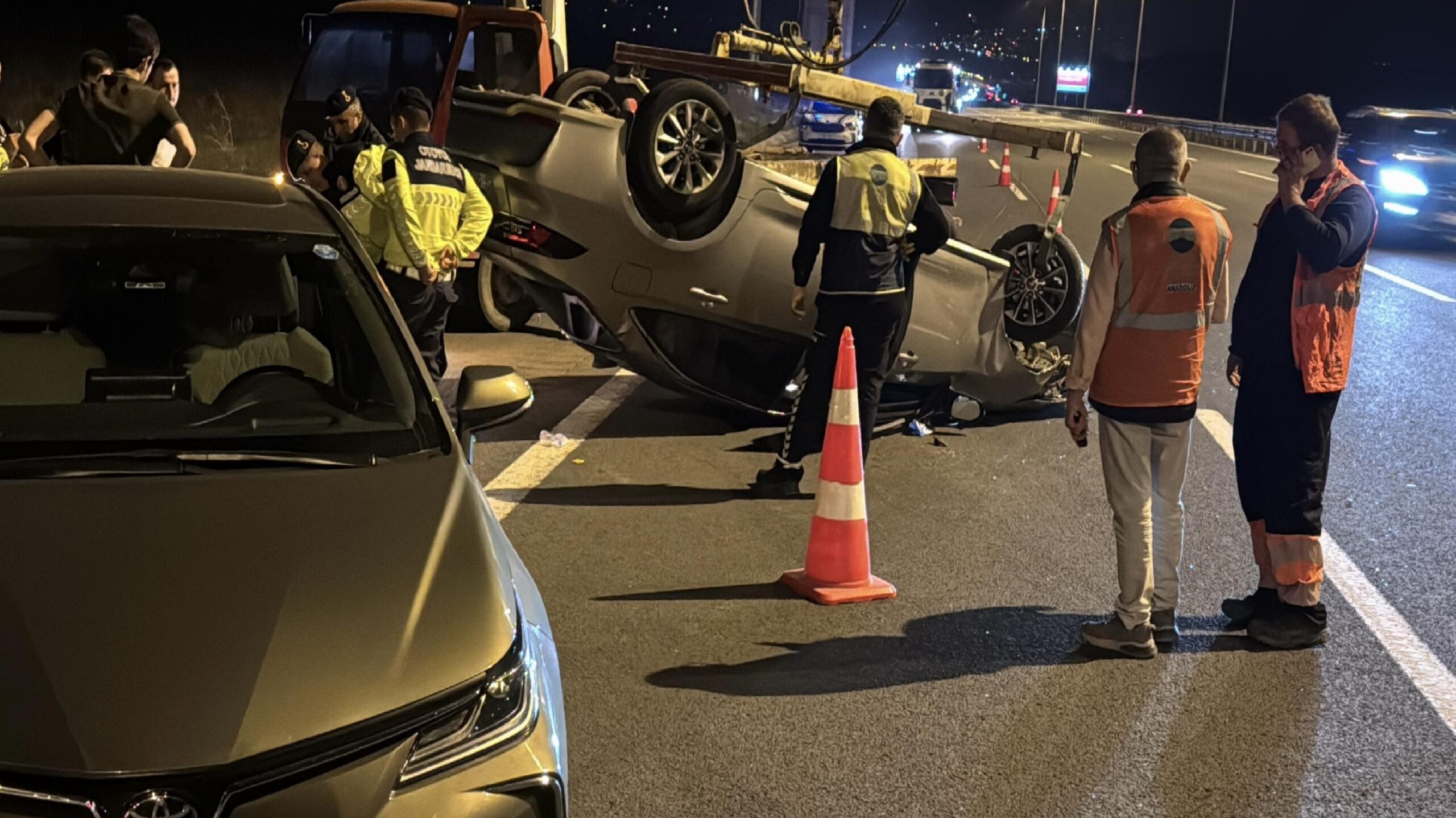 Kuzey Marmara Otoyolu’nda 2 otomobilin çarpıştığı kazada 5 kişi yaralandı haberi