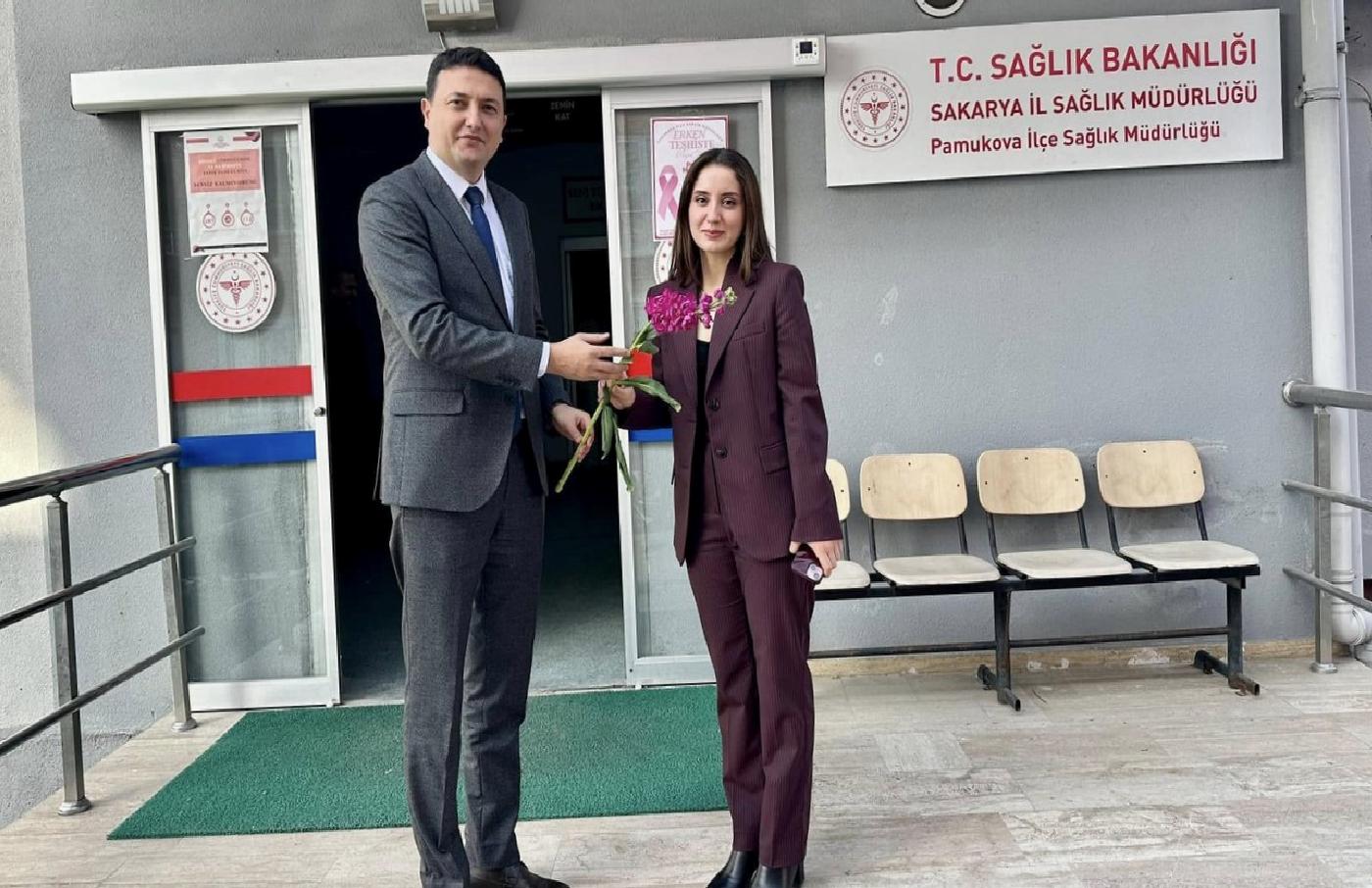 Pamukova Kaymakamı Temurci ile Belediye Başkanı Akın, 14 Mart Tıp Bayramı’nı kutladı haberi