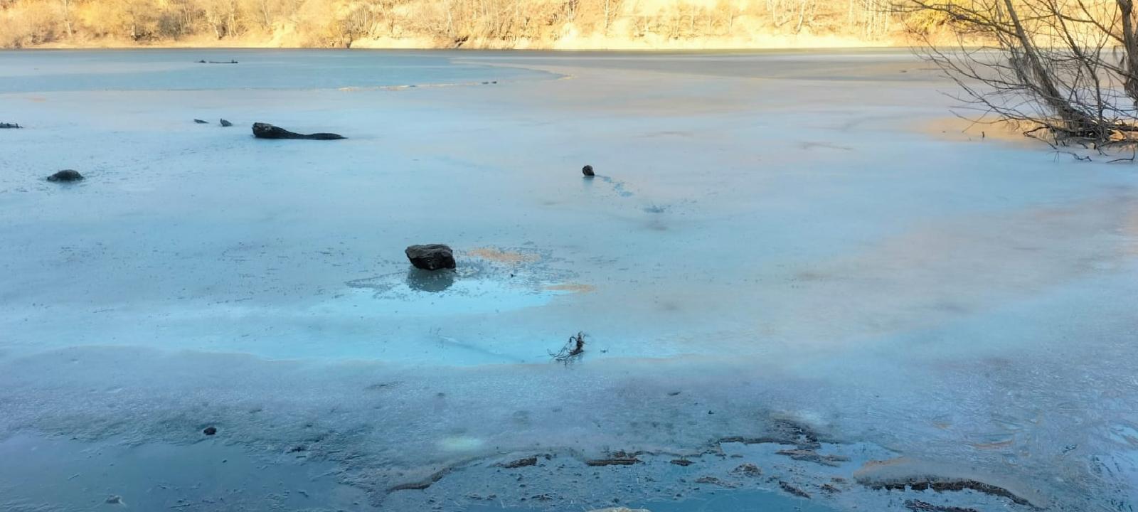 Pazaryeri’ndeki Büyükelmalı ve Bozcaarmut göletlerinin yüzeyi buz tuttu haberi