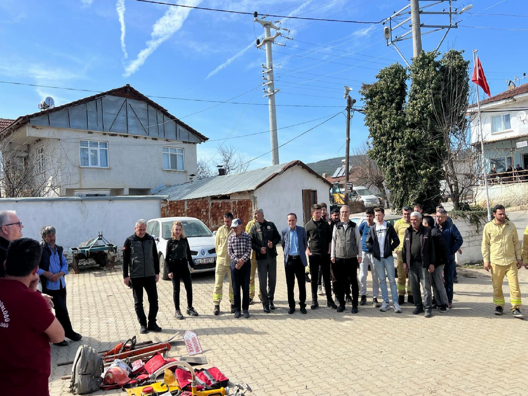 Sakarya’da köylüler olası orman yangınlarına karşı bilinçlendiriliyor haberi