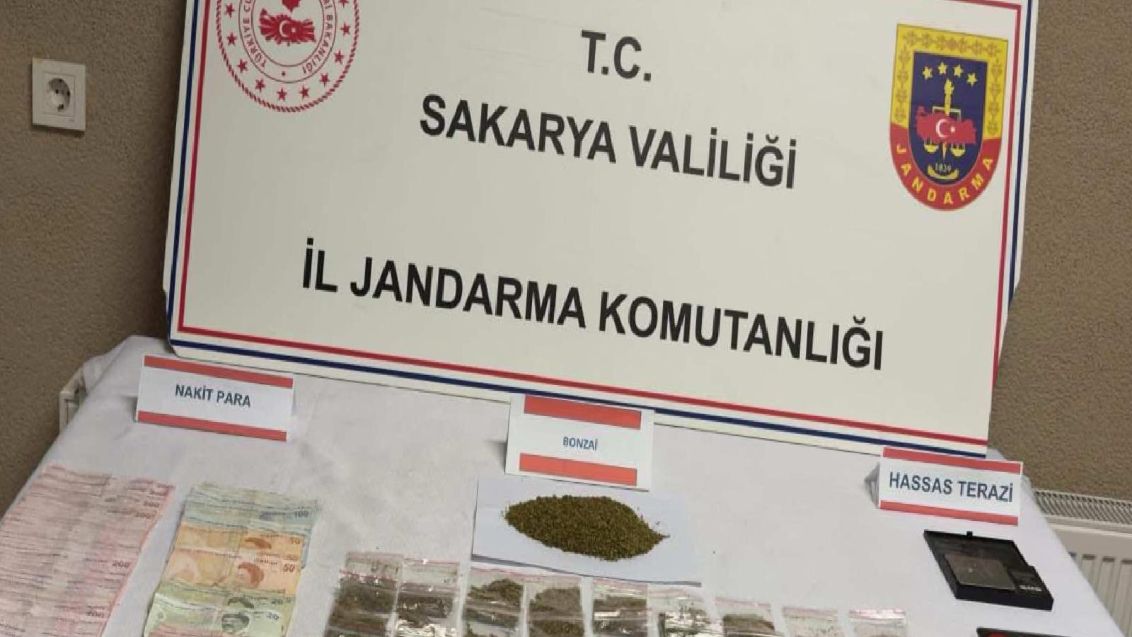 Sakarya’da uyuşturucu operasyonunda yakalanan zanlı tutuklandı haberi