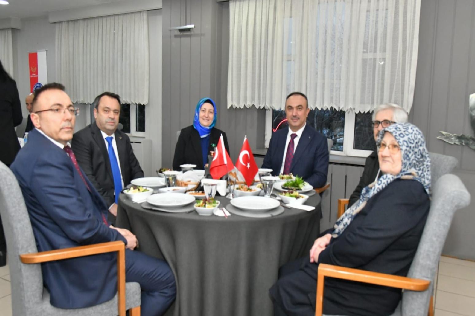 Tekirdağ Valisi Soytürk şehit aileleri ve gazilerle iftar yaptı haberi