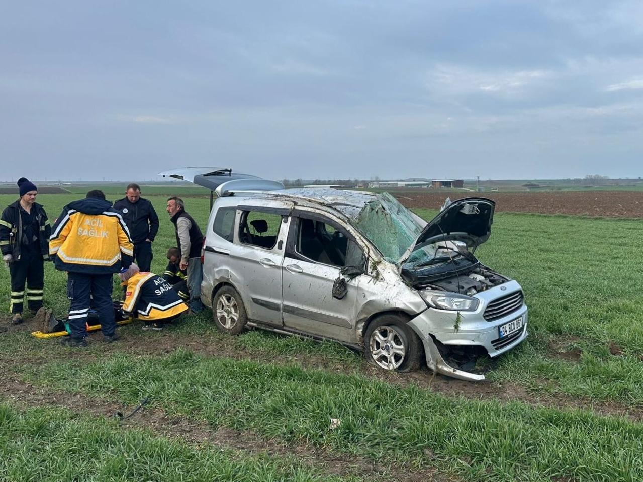 Tekirdağ’da devrilen hafif ticari araçtaki 4 kişi yaralandı haberi