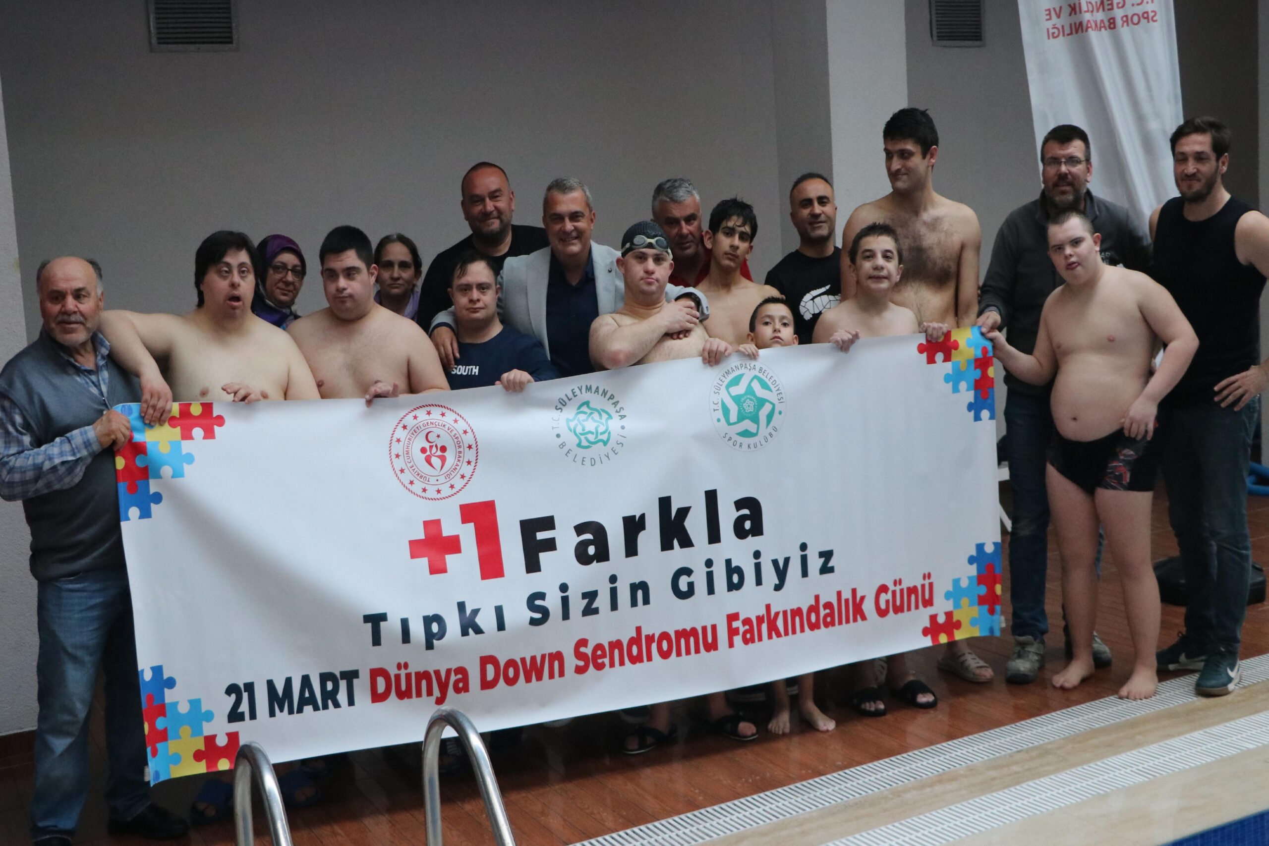 Tekirdağ’da down sendromlu çocuklar, yüzme yarışmasına katıldı haberi