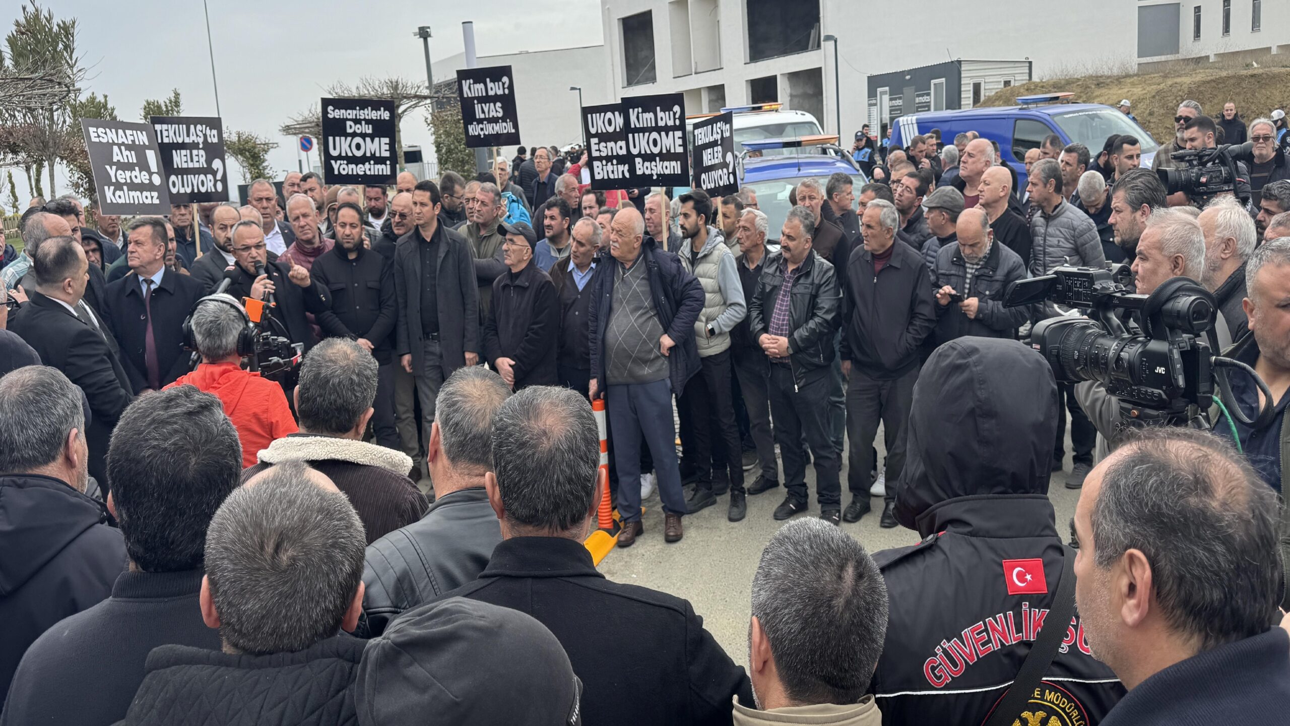 Tekirdağ’da şoförler UKOME’yi kontak kapatarak protesto etti haberi