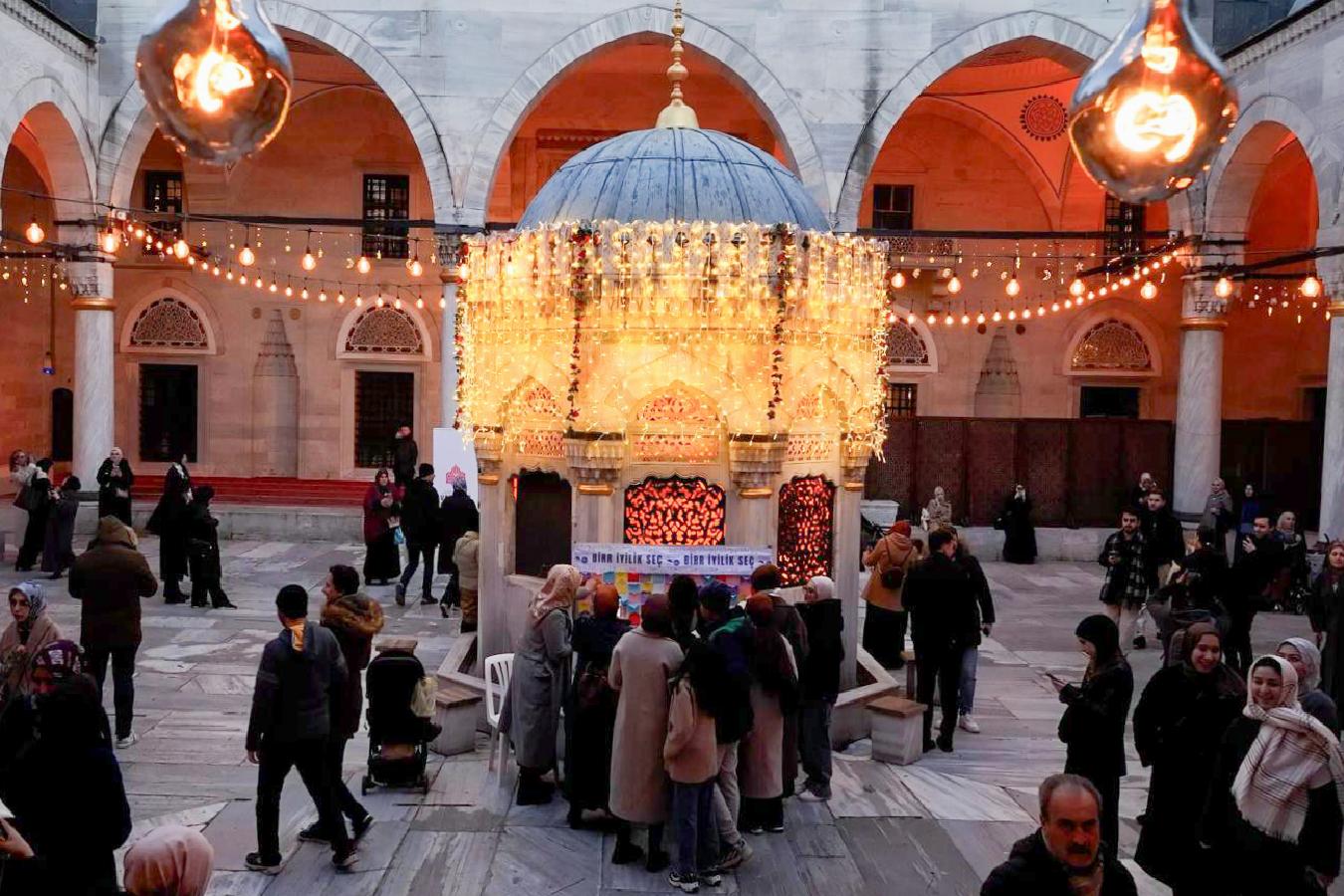 Vakıflar Genel Müdürlüğü İstanbul’da geleneksel iftar sofraları kuruyor haberi