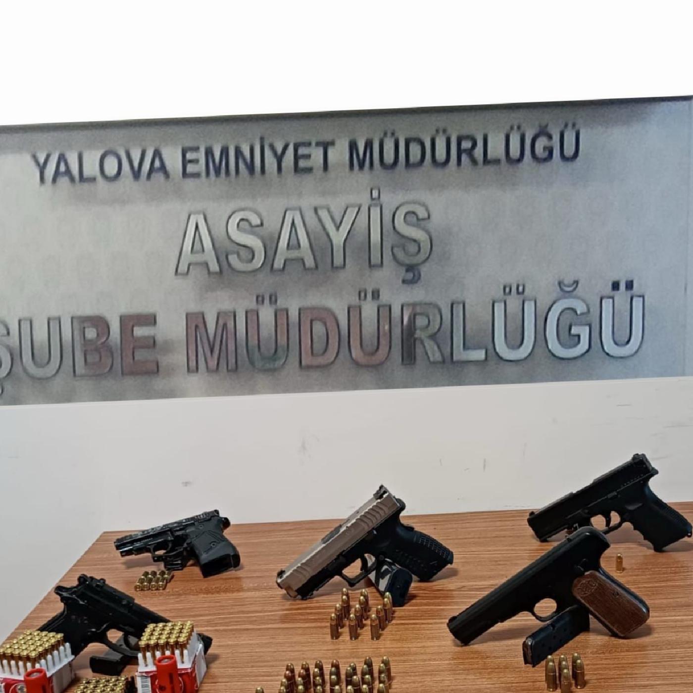 Yalova’da ruhsatsız silah operasyonunda 12 kişi gözaltına alındı haberi